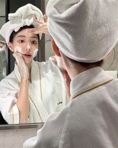 dùng nước tẩy trang bao nhiêu lần 1 ngày